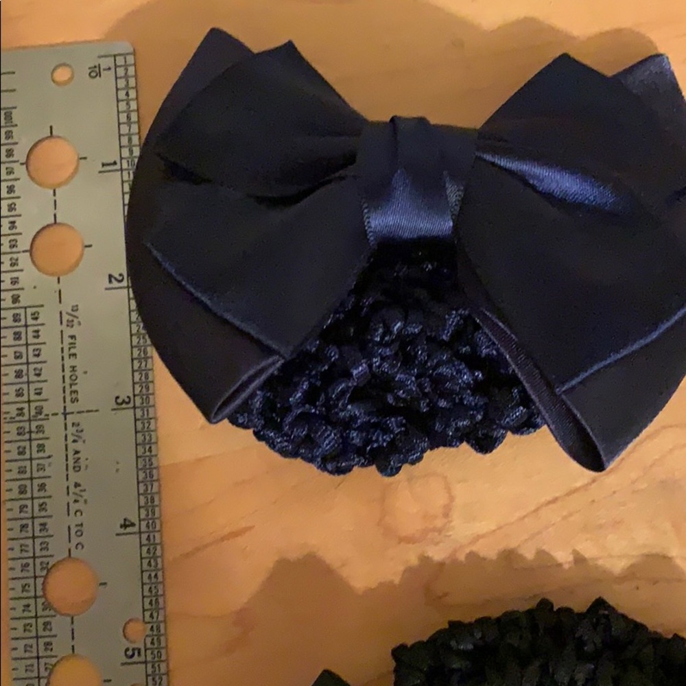 Bows - Picture 3 of 4